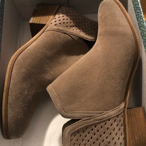 Susina Suede Bottie in mushroom.